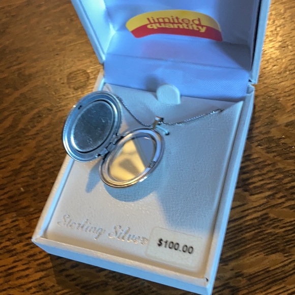 Ladies sterling silver 20M oval LKT rec front blue resin cameo lady necklace - Picture 3 of 4